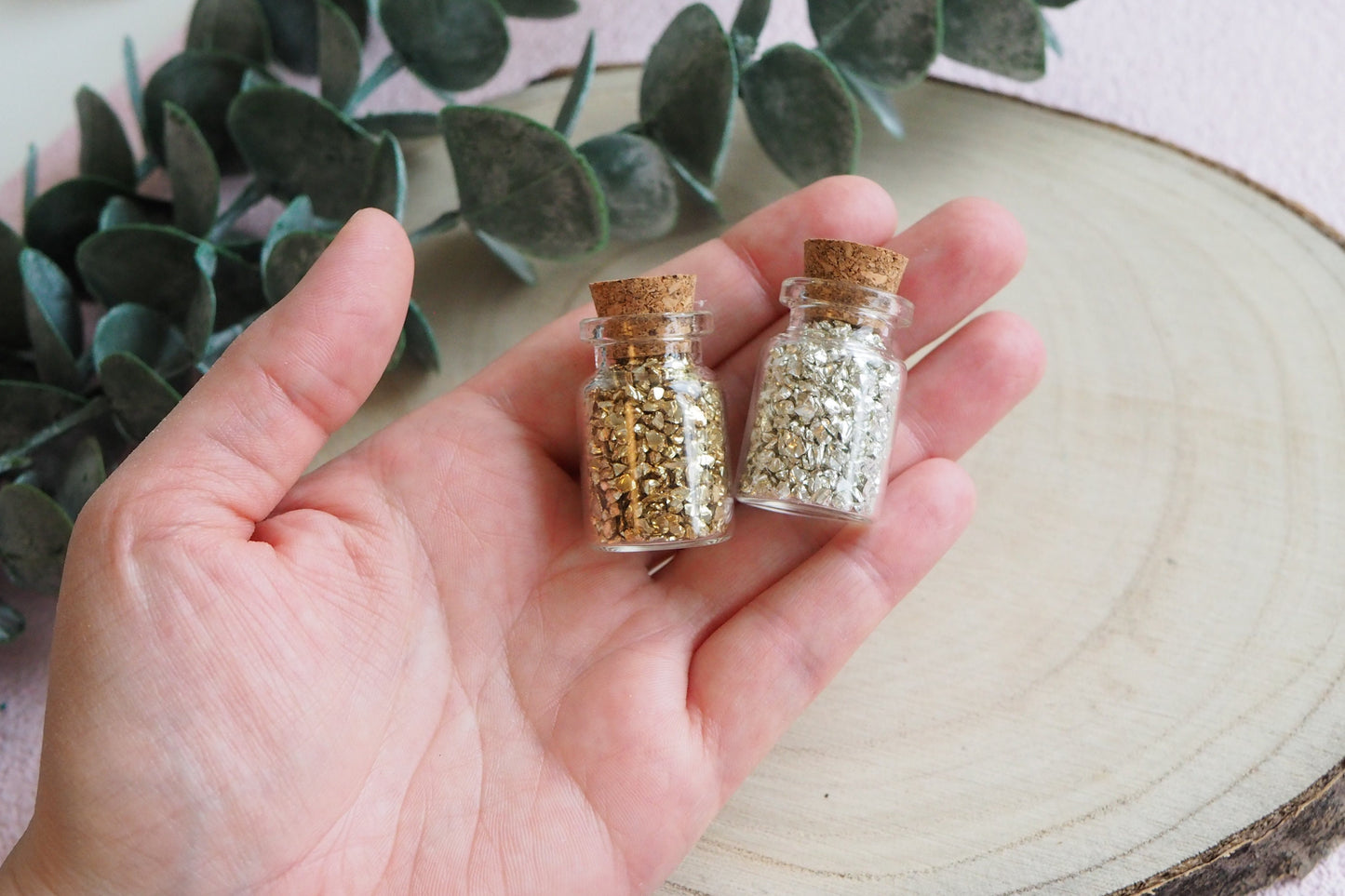 Splitter aus Glas zur Schmuckherstellung mit Polymeton (FIMO), 1mm-4mm, 10g Bruchstücke Metall Metallstücke, Gold Silber Weiß Schwarz