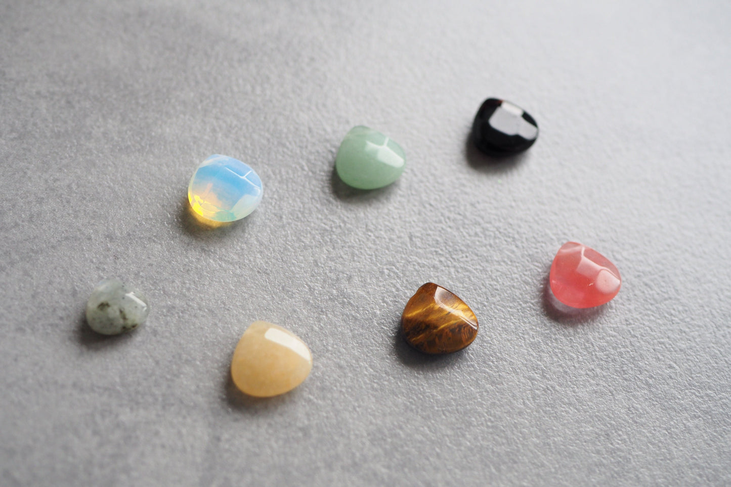 10x Edelstein Perlen 13x13mm, facettiert mit Querbohrung, Träne Tropfen Labradorith Aventurin Opalit Tigerauge Onyx Turmalin, Schmuckzubehör