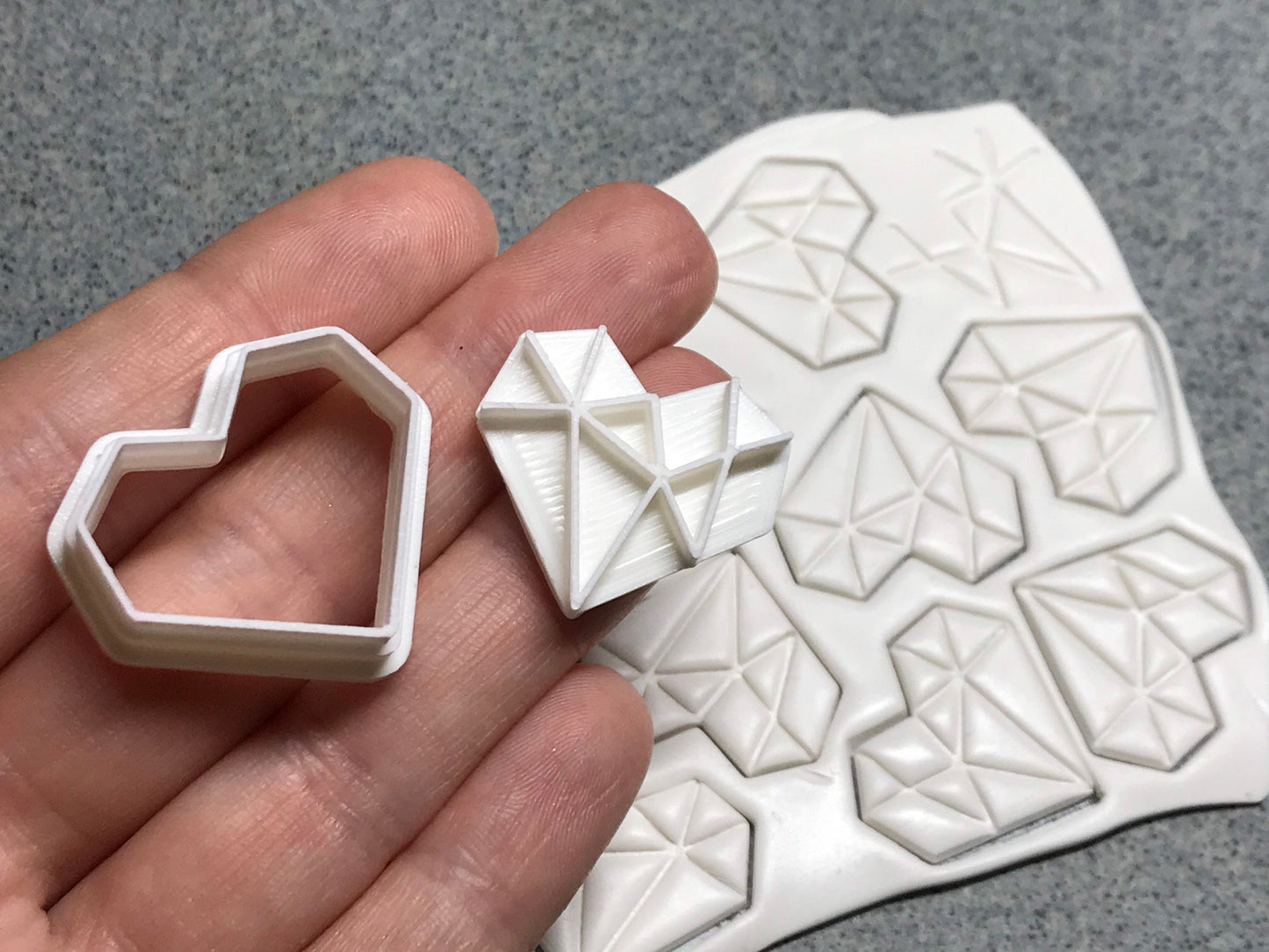 Ausstecher Cutter Form für Modelliermasse, Origami  Herz mit passendem Stempel, Werkzeug für Schmuckherstellung mit Fimo und Co.
