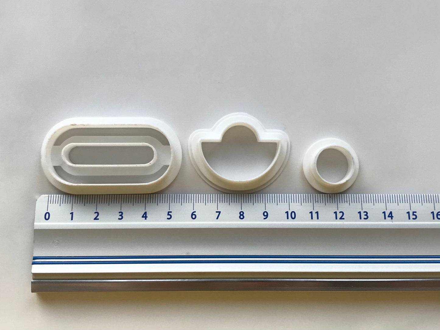 Geometrische Ausstecher für Modelliermasse, Polymer Ton Cutter, Set mit drei Formen, Werkzeug für Schmuckherstellung mit Fimo und Co.