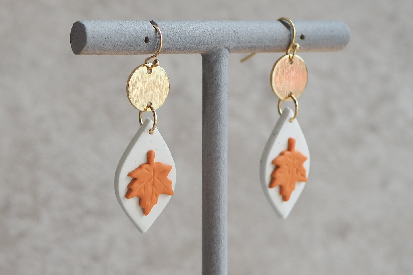 Handgemachte Ohrringe aus Polymer Ton, HERBST KOLLEKTION, Oliv Grün Blätter, Handgefertigter Fimo Schmuck