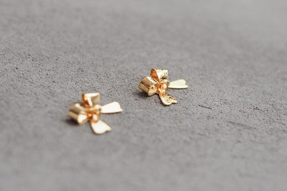 10 Schleifen Anhänger, 10x15mm, echt vergoldetes Messing, Weihnachten, Schmuckzubehör