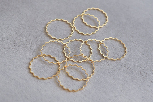 10 gewellte Ringe Blumen, 18 Karat echt vergoldet, 25mm, kreisförmige Verbinder Anhänger, Ring Kreis aus Messing, Schmuckzubehör