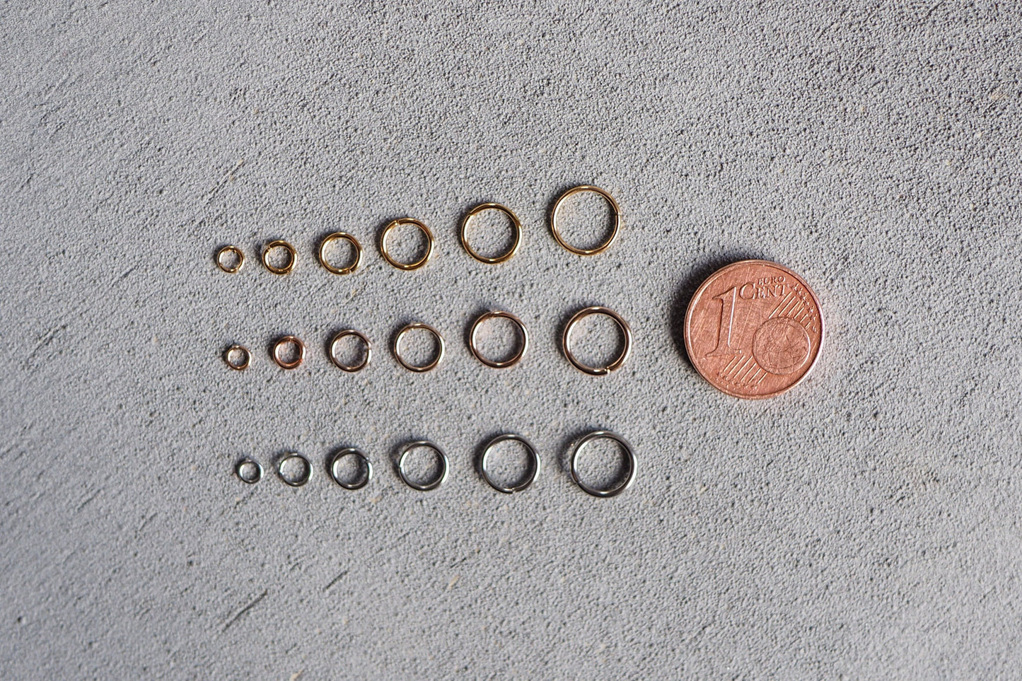 50 Stk. Biegeringe in verschiedenen Größen und Farben, Gold, Silbe, Roségold, Schwarz, Schmuckzubehör Verbindungsringe Jump Rings