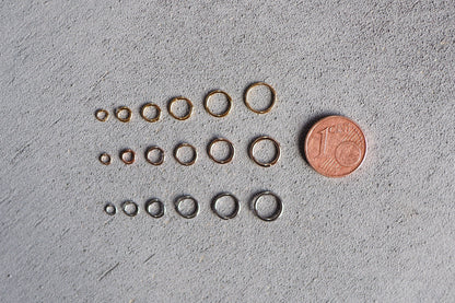 50 Stk. Biegeringe in verschiedenen Größen und Farben, Gold, Silbe, Roségold, Schwarz, Schmuckzubehör Verbindungsringe Jump Rings