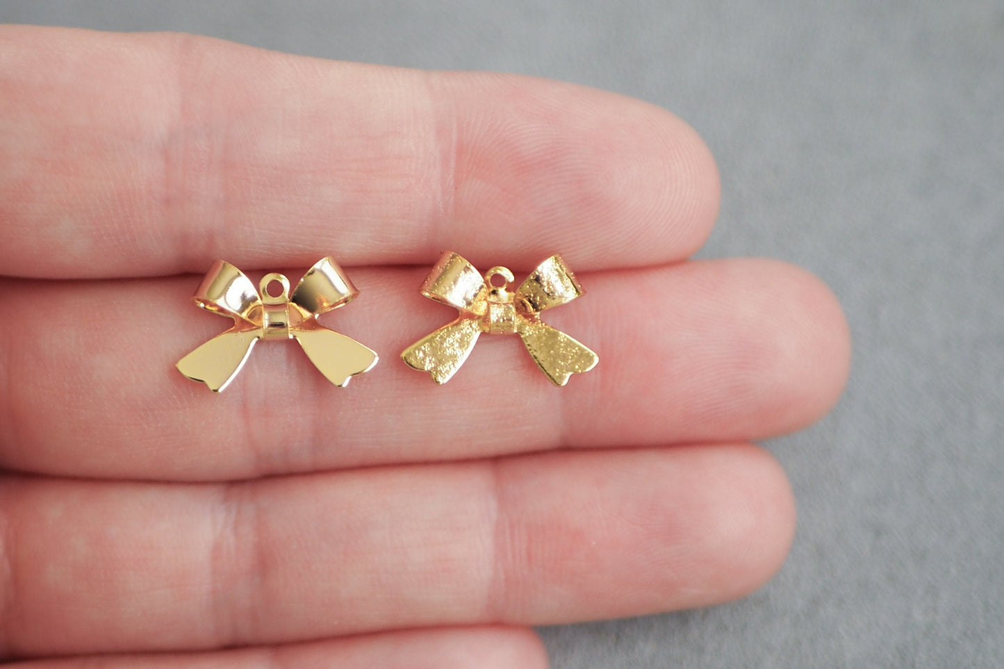 10 Schleifen Anhänger, 10x15mm, echt vergoldetes Messing, Weihnachten, Schmuckzubehör