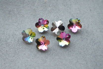 10 Blumen Anhänger aus Glas, 14mm x 14mm, facettiert mit silbernen Rückseiten, weiß gold lila pink orange blau grün, Schmuckzubehör