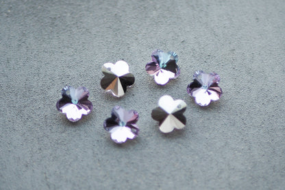 10 Blumen Anhänger aus Glas, 14mm x 14mm, facettiert mit silbernen Rückseiten, weiß gold lila pink orange blau grün, Schmuckzubehör