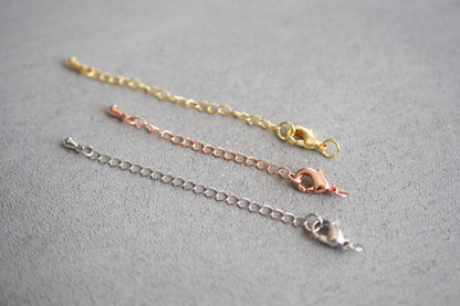 5 Karabiner Verschlüsse aus Edelstahl mit Verlängerungskette für Ketten oder Armbänder, 24 Karat echt vergoldet, Halskette Schmuckzubehör