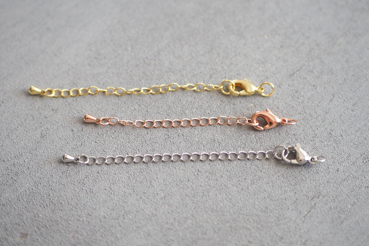5 Karabiner Verschlüsse aus Edelstahl mit Verlängerungskette für Ketten oder Armbänder, 24 Karat echt vergoldet, Halskette Schmuckzubehör