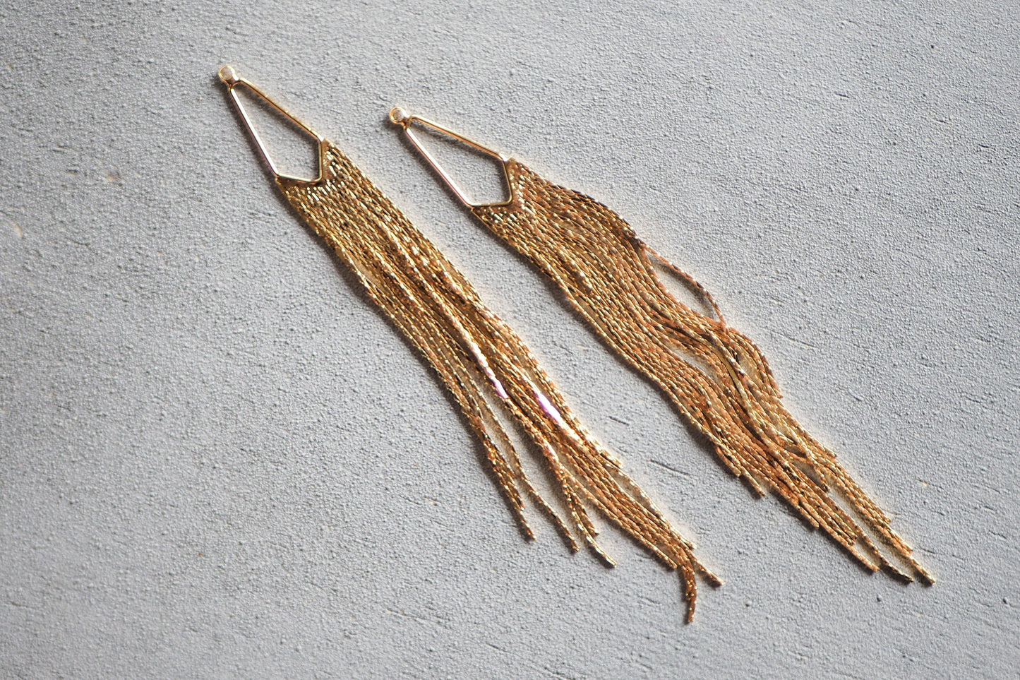 2 große Fransen Anhänger aus Messing 18 Karat echt vergoldet 12,5cm lang, Metallfransen Ketten Glieder, Schmuckzubehör