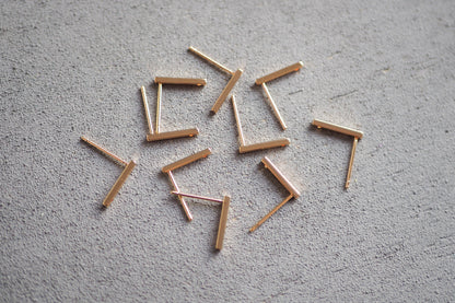 5 Paar Stab-Ohrstecker aus Messing, echt vergoldet o. platiniert, Gold oder Silber, minimalisch, modern, zeitlos, Schmuckzubehör Ohrringe