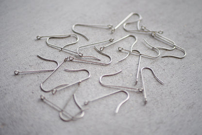 10 Paar lange Ohrhaken mit horizontaler Öse aus Edelstahl, minimalistisch und schlicht in Gold und Silber, Schmuckzubehör