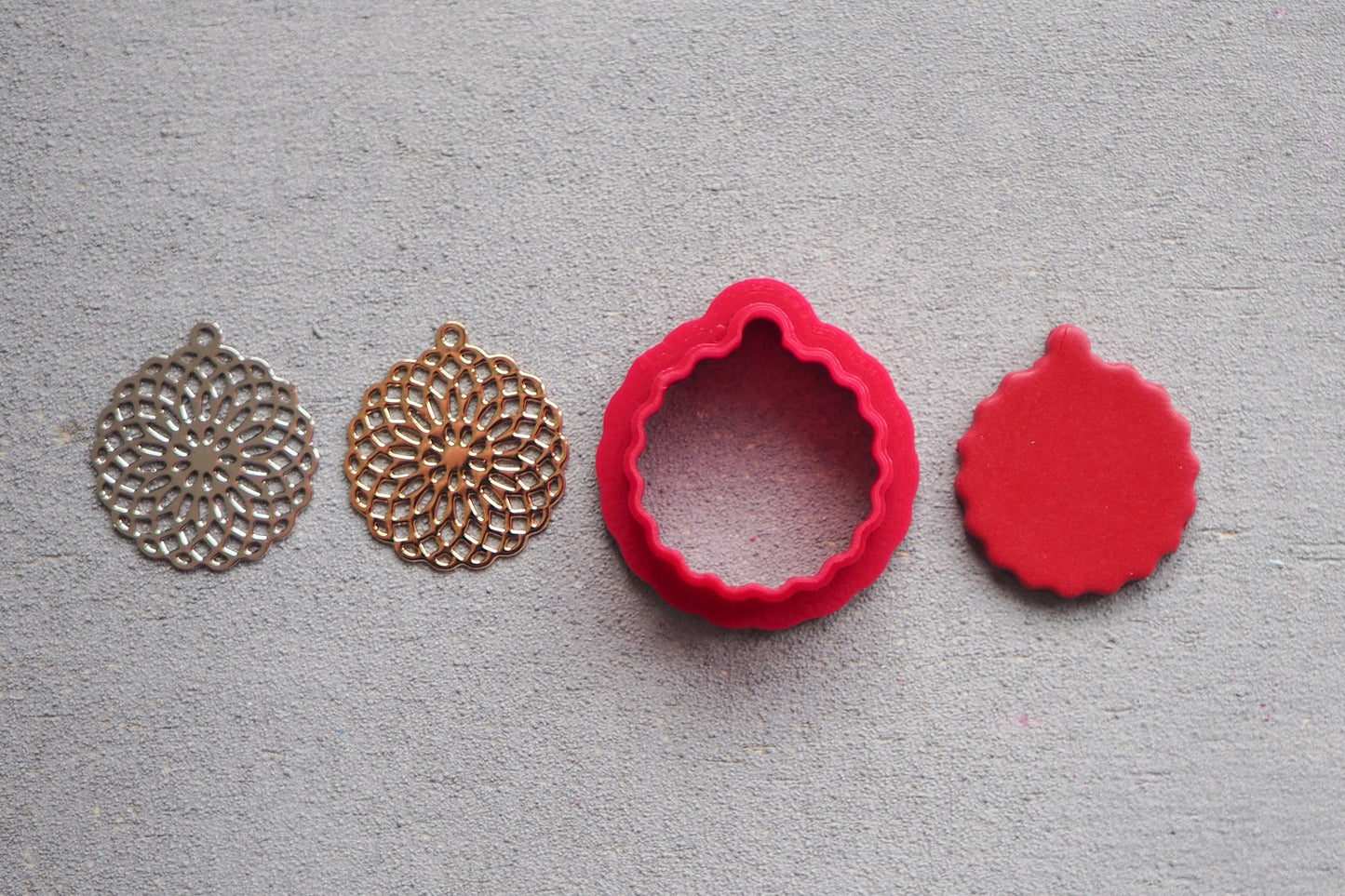 10x filigrane Mandala Anhänger aus Messing, 25mm in Gold oder Silber, Blume des Lebens Lebensblume Yoga, Schmuckzubehör