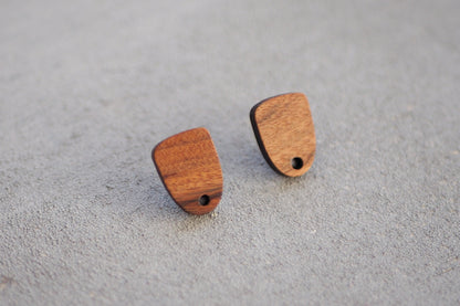 10x Holz Ohrstecker trapezförmig, 15mm x 11mm, Schmuckzubehör für DIY Schmuck, Trapez Viereck Rechteck,  Walnuss Holz Ohrringe Ohrschmuck