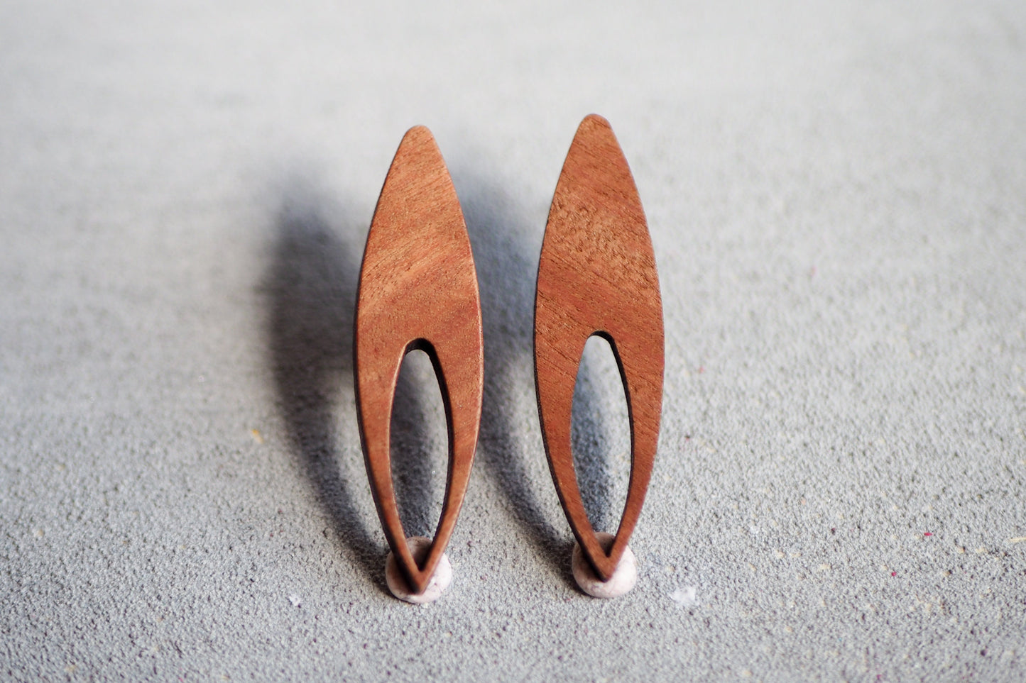 10x Holz Ohrstecker spitzes Oval, 36mm x 10mm, Schmuckzubehör für DIY Schmuck, Spitzoval Horseye, Walnuss Holz Ohrringe Ohrschmuck