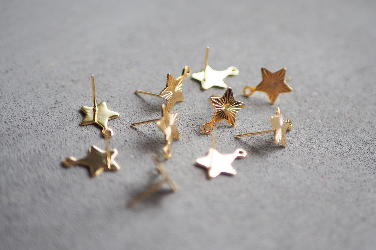 5 Paar Stern Ohrstecker aus Edelstahl, strukturiert mit Strahlen-Muster, Gold Silber Roségold, Sterne Weihnachten Strahlen, Schmuckzubehör