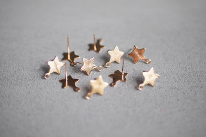 5 Paar Stern Ohrstecker aus Edelstahl, strukturiert mit Strahlen-Muster, Gold Silber Roségold, Sterne Weihnachten Strahlen, Schmuckzubehör