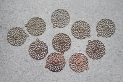 10x filigrane Mandala Anhänger aus Messing, 25mm in Gold oder Silber, Blume des Lebens Lebensblume Yoga, Schmuckzubehör