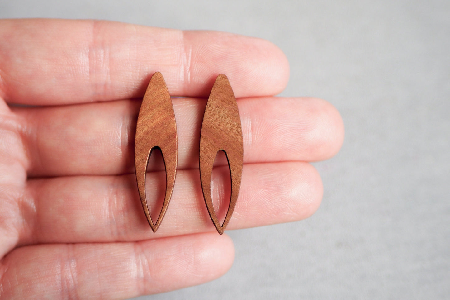 10x Holz Ohrstecker spitzes Oval, 36mm x 10mm, Schmuckzubehör für DIY Schmuck, Spitzoval Horseye, Walnuss Holz Ohrringe Ohrschmuck