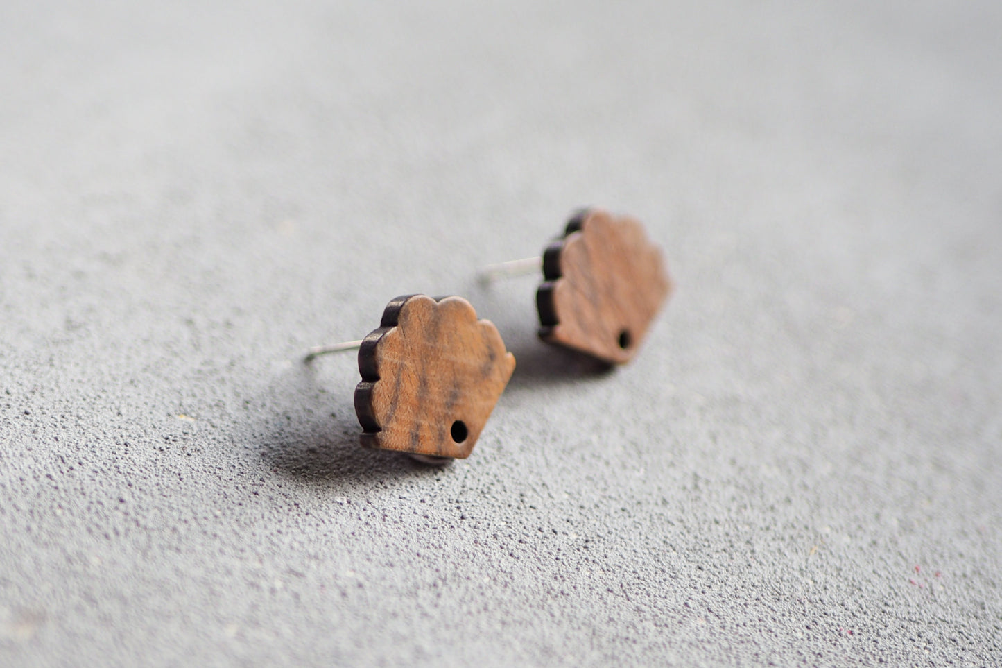 10x Holz Ohrstecker in Muschelform 17mm, Monstera Fensterblatt, Schmuckzubehör für DIY Schmuck, Walnuss Holz Ohrringe Ohrschmuck