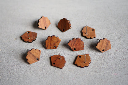 10x Holz Ohrstecker in Muschelform 17mm, Monstera Fensterblatt, Schmuckzubehör für DIY Schmuck, Walnuss Holz Ohrringe Ohrschmuck