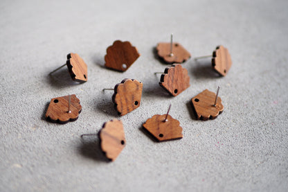 10x Holz Ohrstecker in Muschelform 17mm, Monstera Fensterblatt, Schmuckzubehör für DIY Schmuck, Walnuss Holz Ohrringe Ohrschmuck