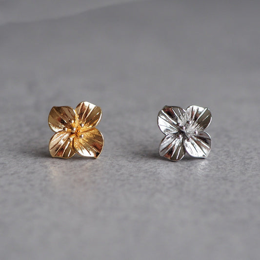 5 Paar Blumen Ohrstecker aus Messing mit Öse, 18 Karat vergoldet o. platiniert, Blüten Frühling Ohrringe, Gold oder Silber, Schmuckzubehör