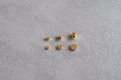 10 Stk. Perlen aus Messing, 18 Karat echt vergoldet, 4/6/8mm, Spacer Perle Metallperle Scheibe Rondell Zwischenperle Gold Schmuckzubehör
